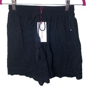 Solitaire Embroidered Shorts size S